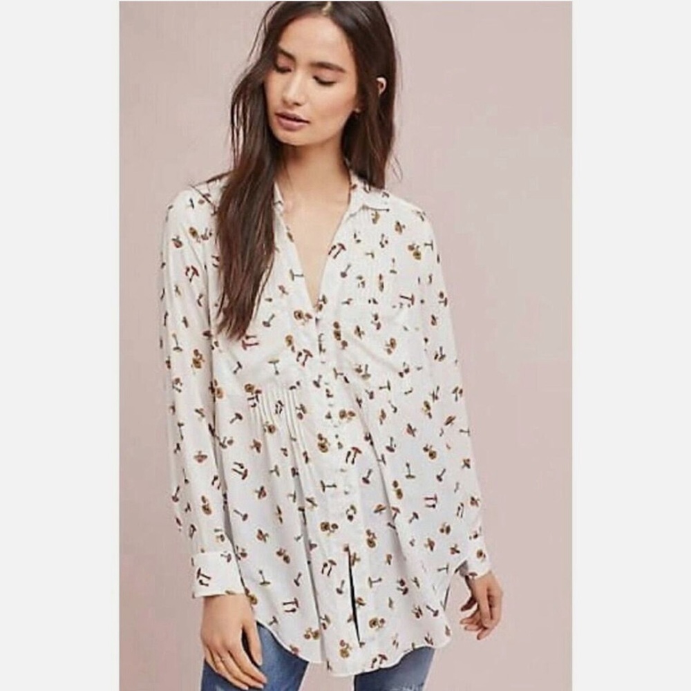 MAEVE Anthropologie White Shirt Mushroom Print Toggle Loop Closure Smalñ